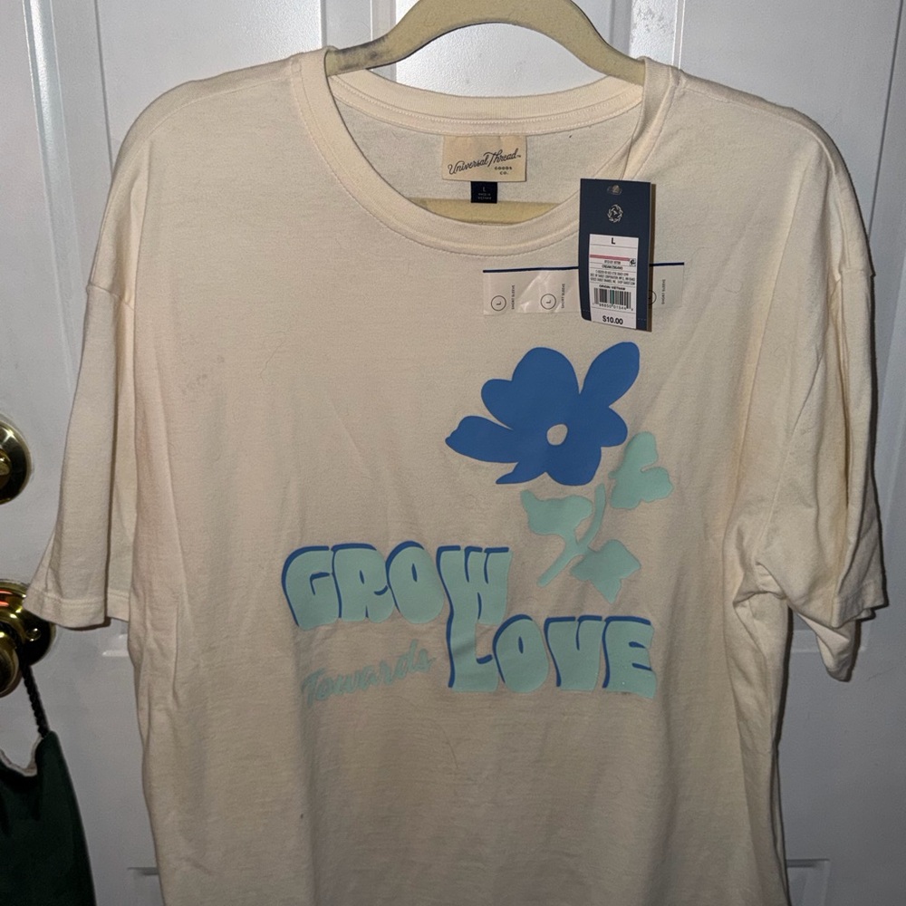 Universal Thread Cream Tee with Blue Graphic